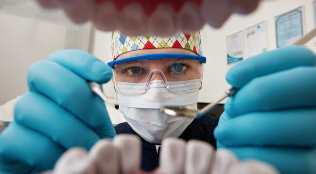 Porselen Diş Kaplama Nedir