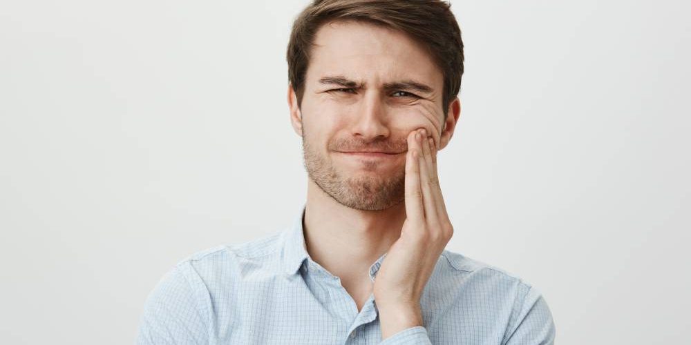 İmplant Sonrası Ağrı Olur mu