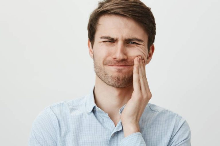 İmplant Sonrası Ağrı Olur mu